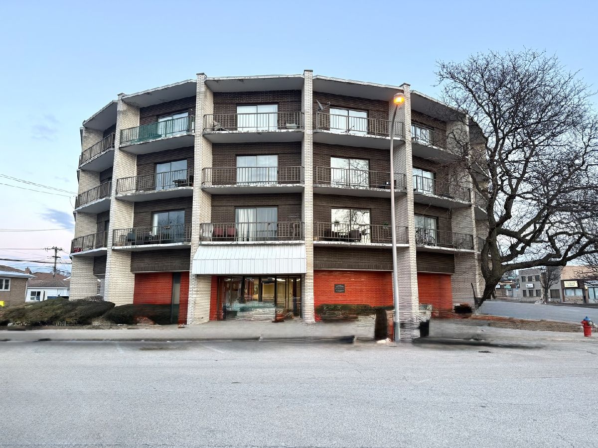  For Sale Evergreen Park Illinois, 3900 95th Street