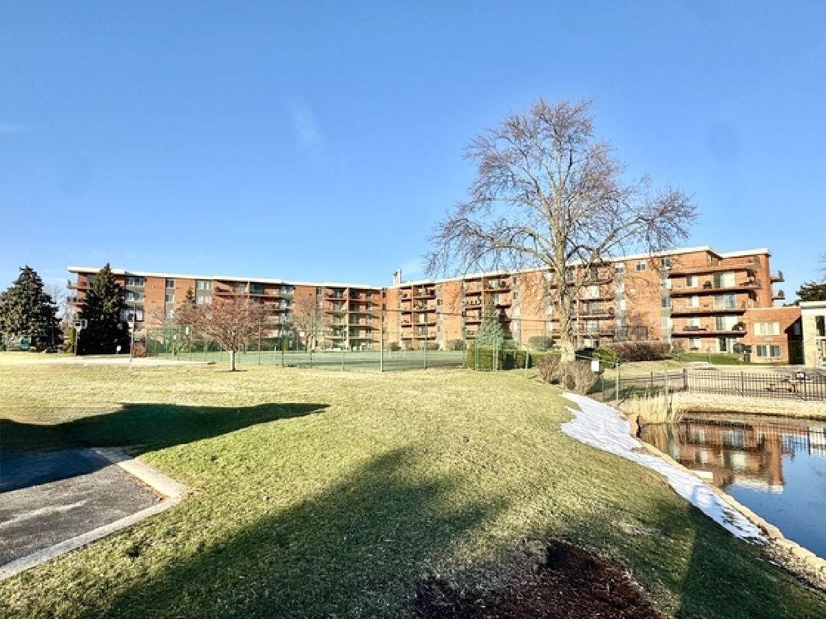  For Rent Prospect Heights Illinois, 18 Old Willow