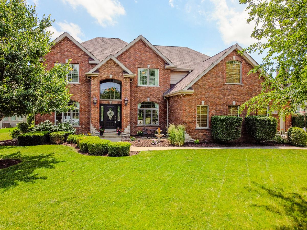 Homes For Sale Lake Forrest Shorewood Illinois, 21416 Majestic Pine Street