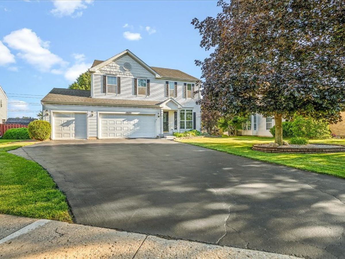  For Sale Huntley Illinois, 10695 Yellowstone Drive
