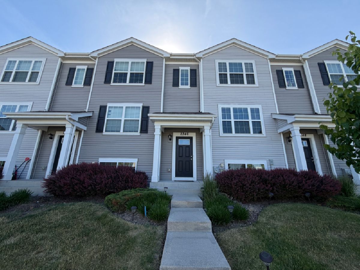  Rented Pingree Grove Illinois, 2346 Upland