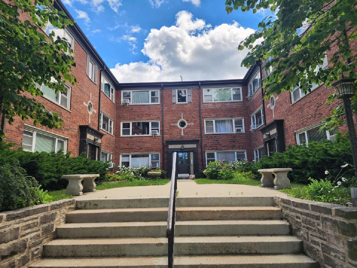  For Rent Evanston Illinois, 1318 Central