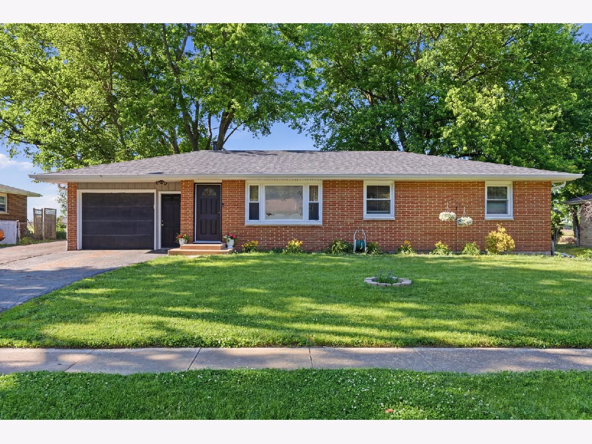  For Sale Sugar Grove Illinois, 120 Terry Drive
