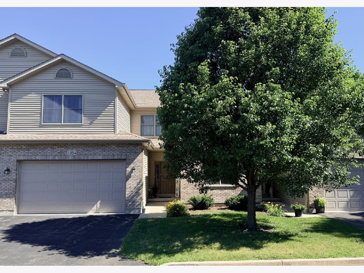  For Sale Sycamore Illinois, 1354 Ridge Drive