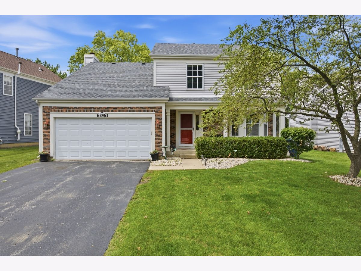  For Sale Gurnee Illinois, 6061 Golfview Drive