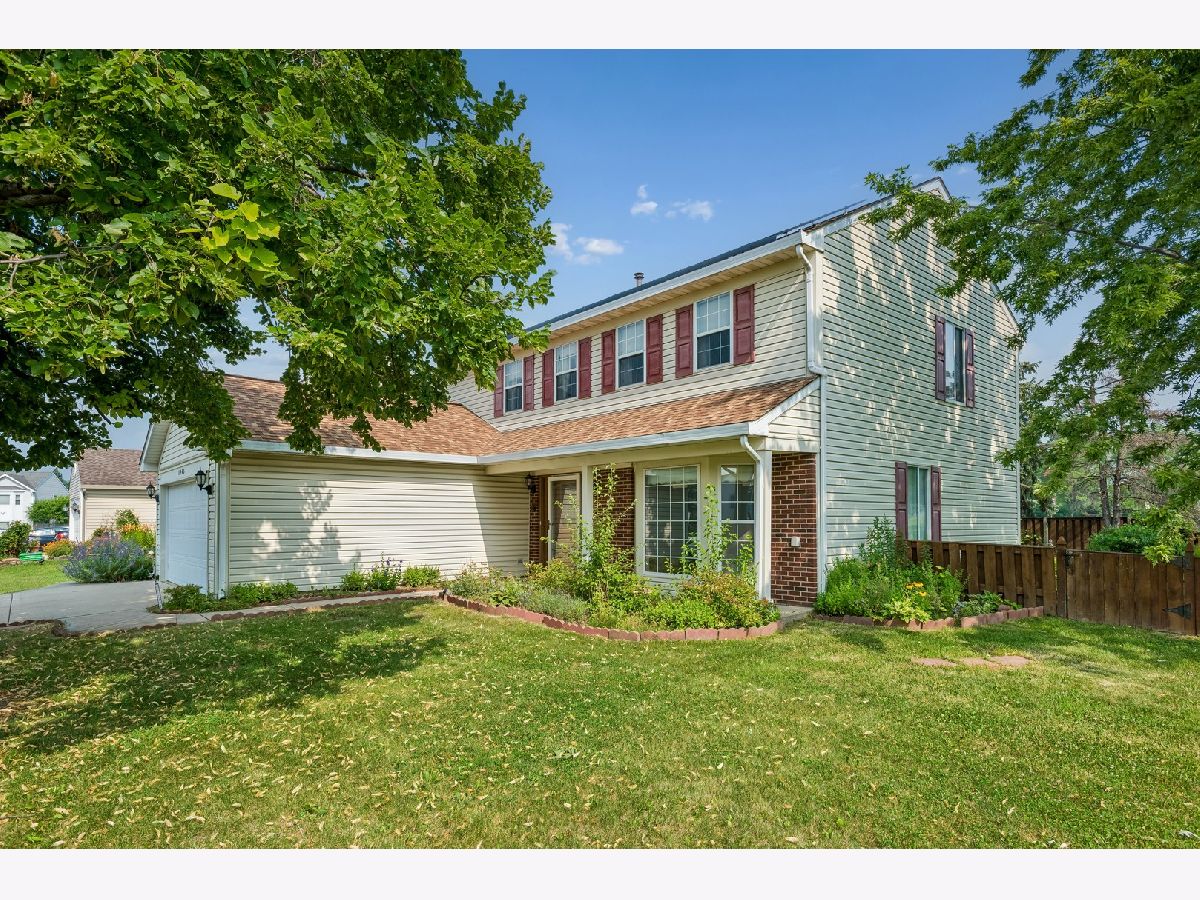 Homes For Sale Meadows Hanover Park Illinois, 1945 Pastoral Lane