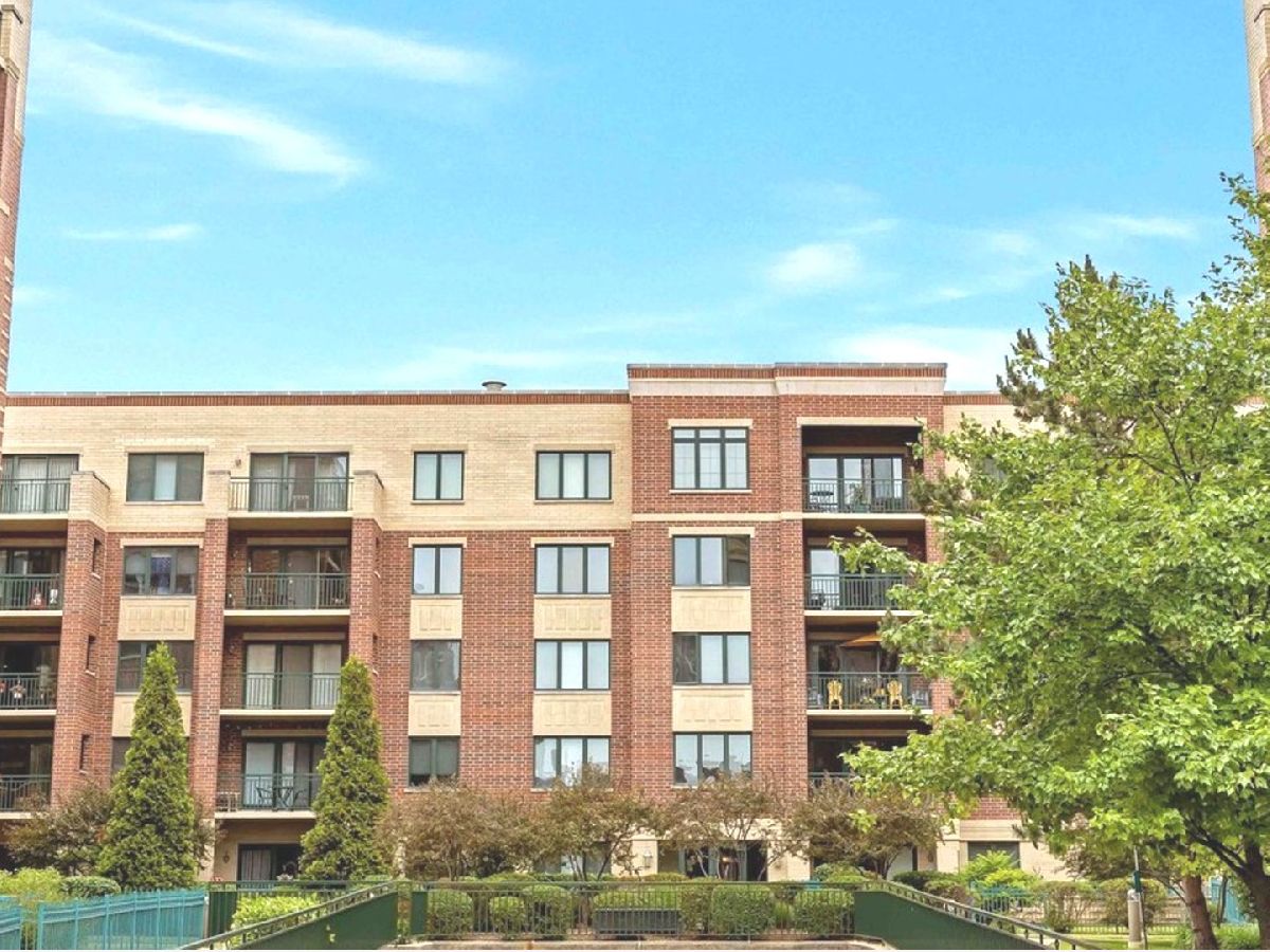 Condominiums Rented Village Centre Mount Prospect Illinois, 5 Central