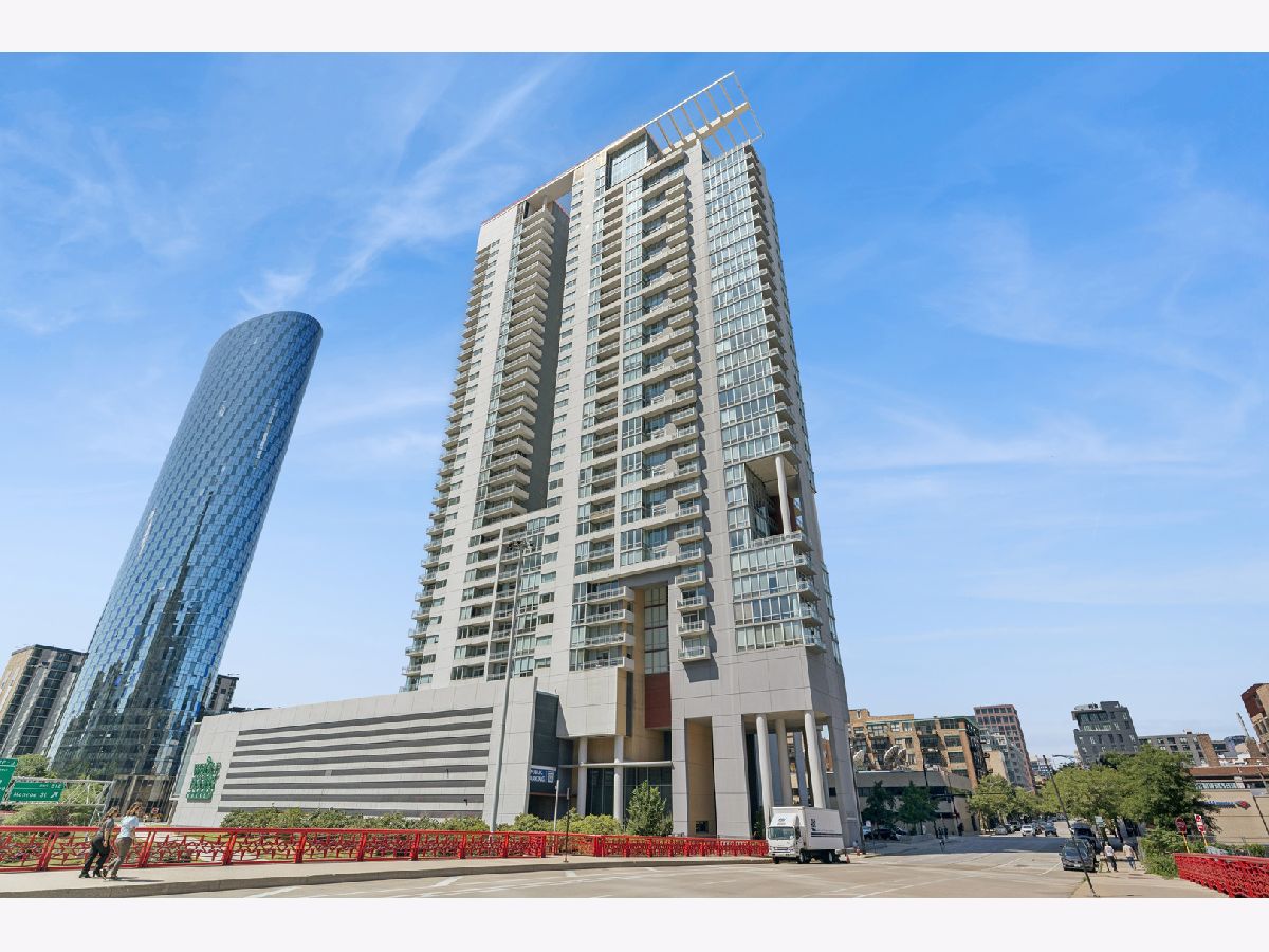  For Sale Chicago Illinois, 737 Washington Boulevard
