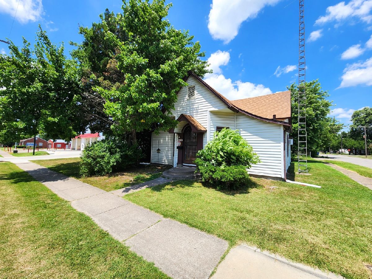  For Sale West Frankfort Illinois, 909 Main Street