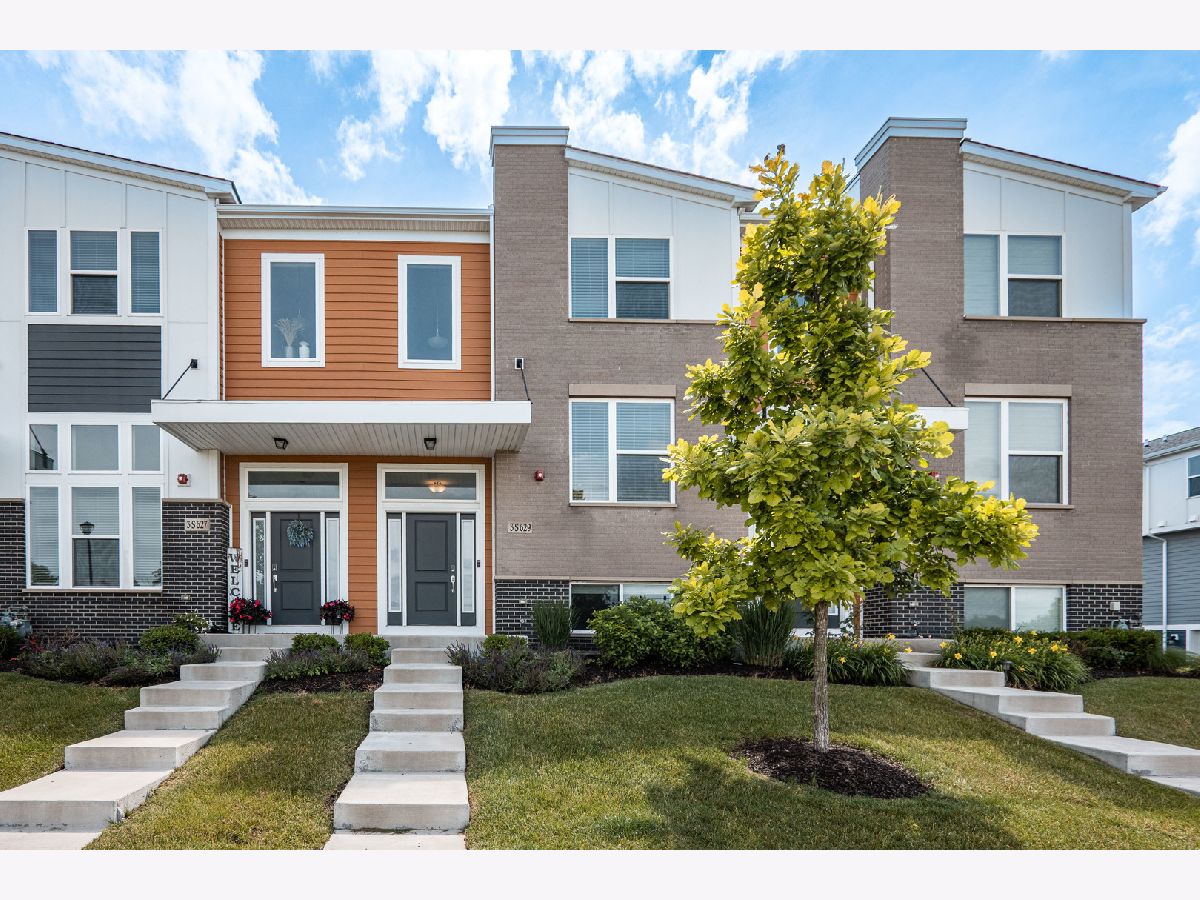 Condos & Townhomes For Rent Everton Warrenville Illinois, 3S629 Camden