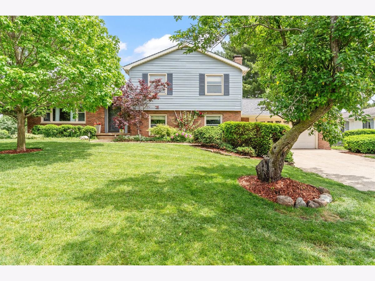  For Sale Mahomet Illinois, 208 Meadowhill Lane