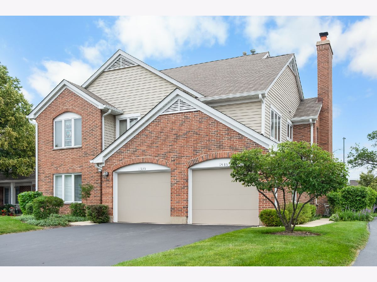 Townhomes & Condos & Homes Sold Arlington On The Ponds Arlington Heights Illinois, 1533 Courtland