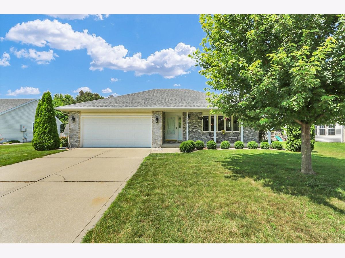  For Sale St Joseph Illinois, 403 Cedar Drive