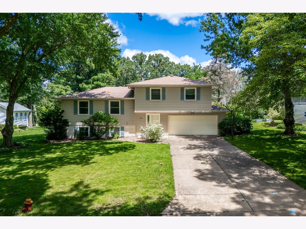  Sold Long Grove Iowa, 516 Mulberry