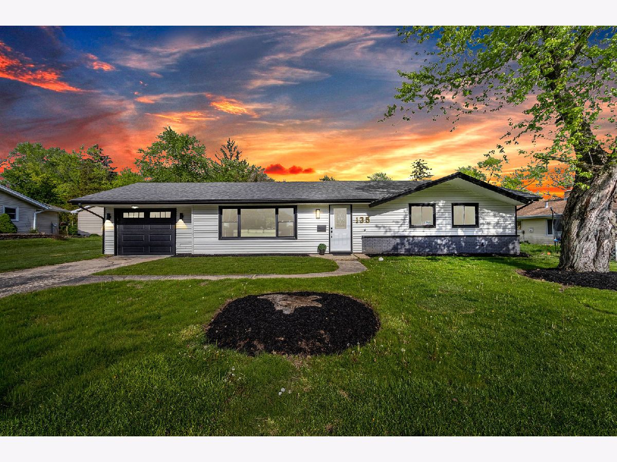  For Sale Schaumburg Illinois, 135 Walnut Lane