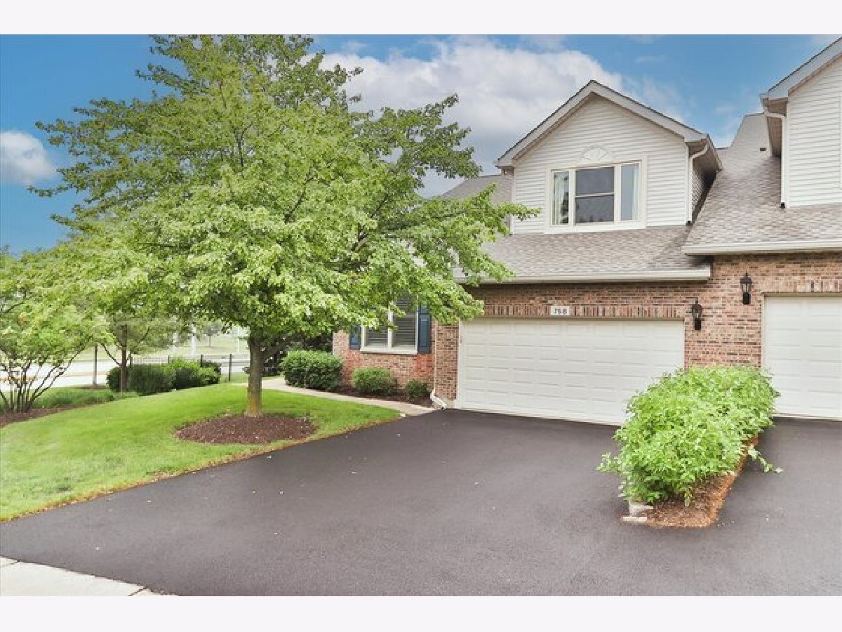  For Sale Addison Illinois, 768 Saint Johns Place