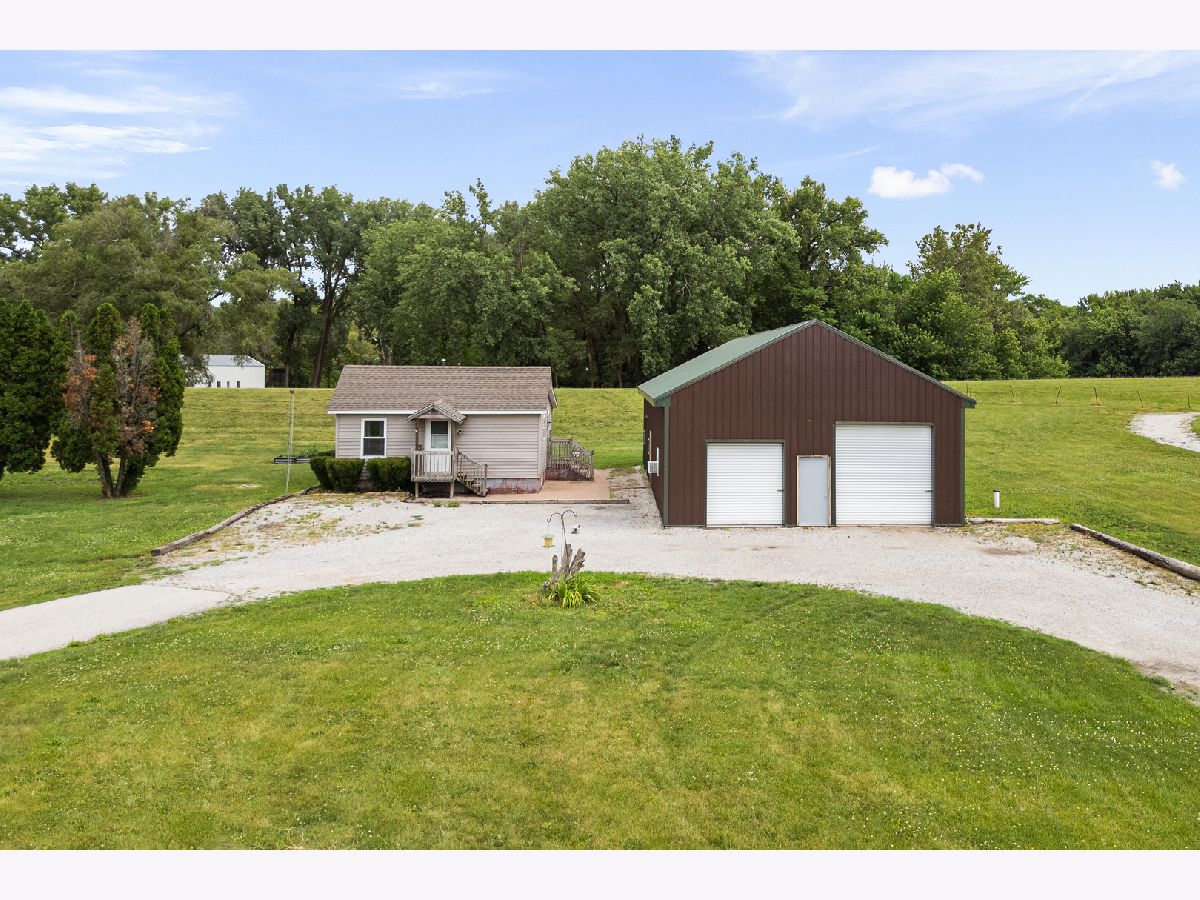  For Sale Milan Illinois, 2303 Big Island Parkway