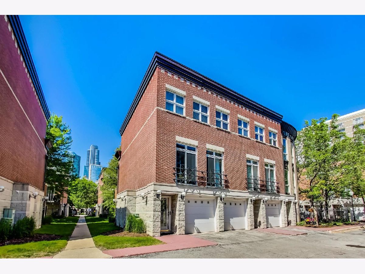Condos & Townhomes Rented Harbor View Chicago Illinois, 1512 Prairie