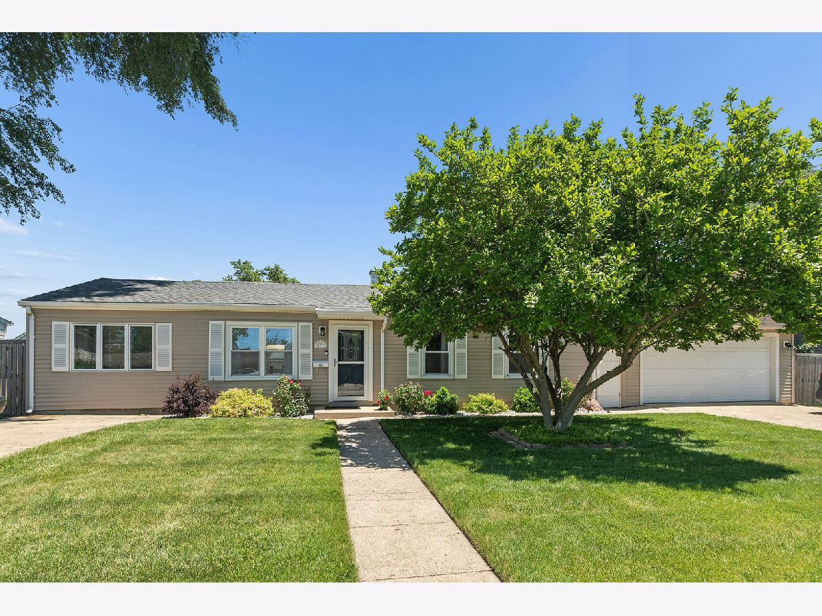  For Sale Romeoville Illinois, 627 Glen Avenue