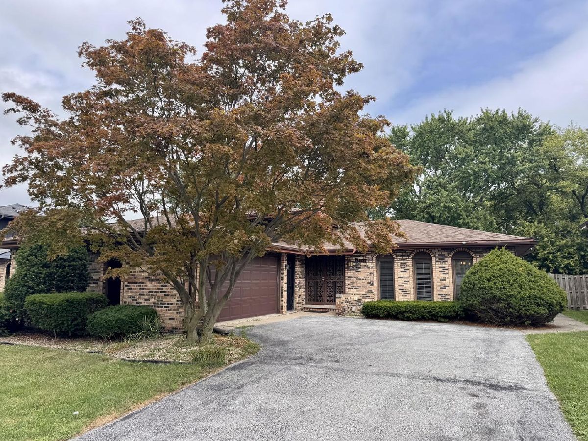 For Sale Lansing Illinois, 17945 Maple Street