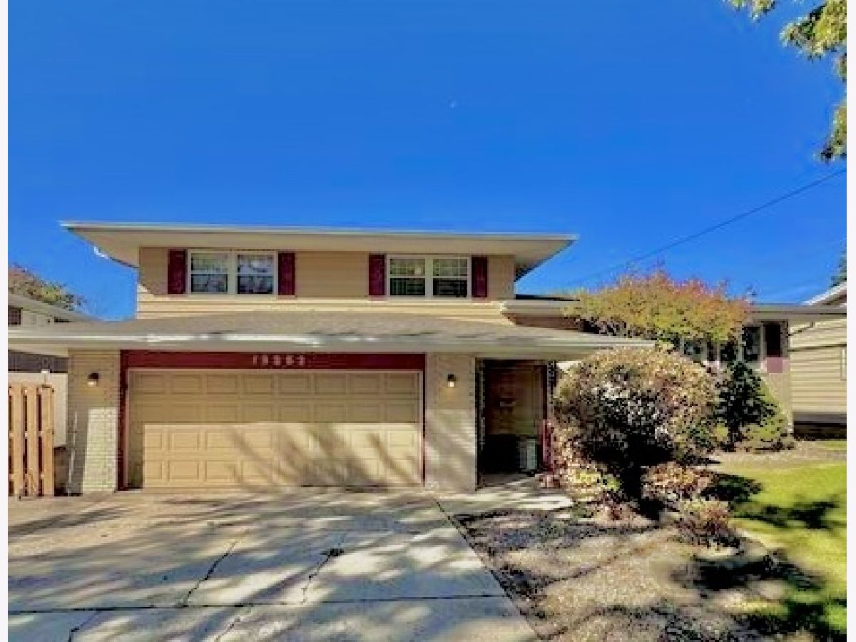  For Sale Lansing Illinois, 19252 Oakwood Avenue