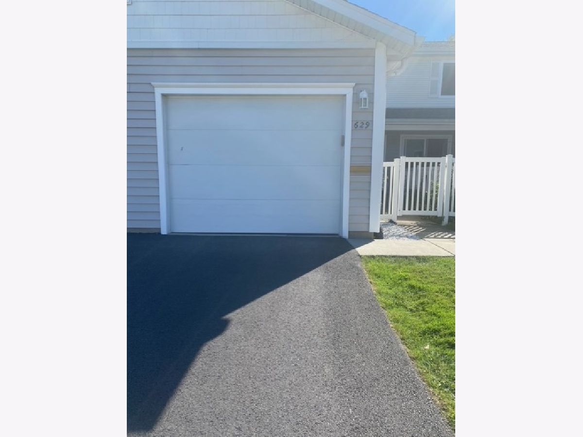 Townhomes & Condos For Sale Dunbar Lakes Schaumburg Illinois, 629 Breakers