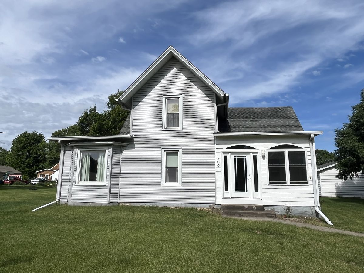  For Sale Atkinson Illinois, 209 School Street
