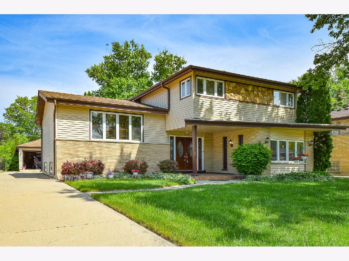  For Sale Mount Prospect Illinois, 1413 Burning Bush Lane
