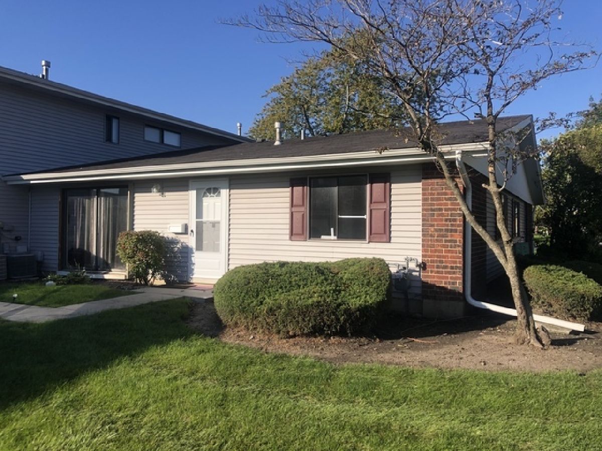 Townhomes & Condos & Homes For Rent Weathersfield Commons Schaumburg Illinois, 1334 Yarmouth