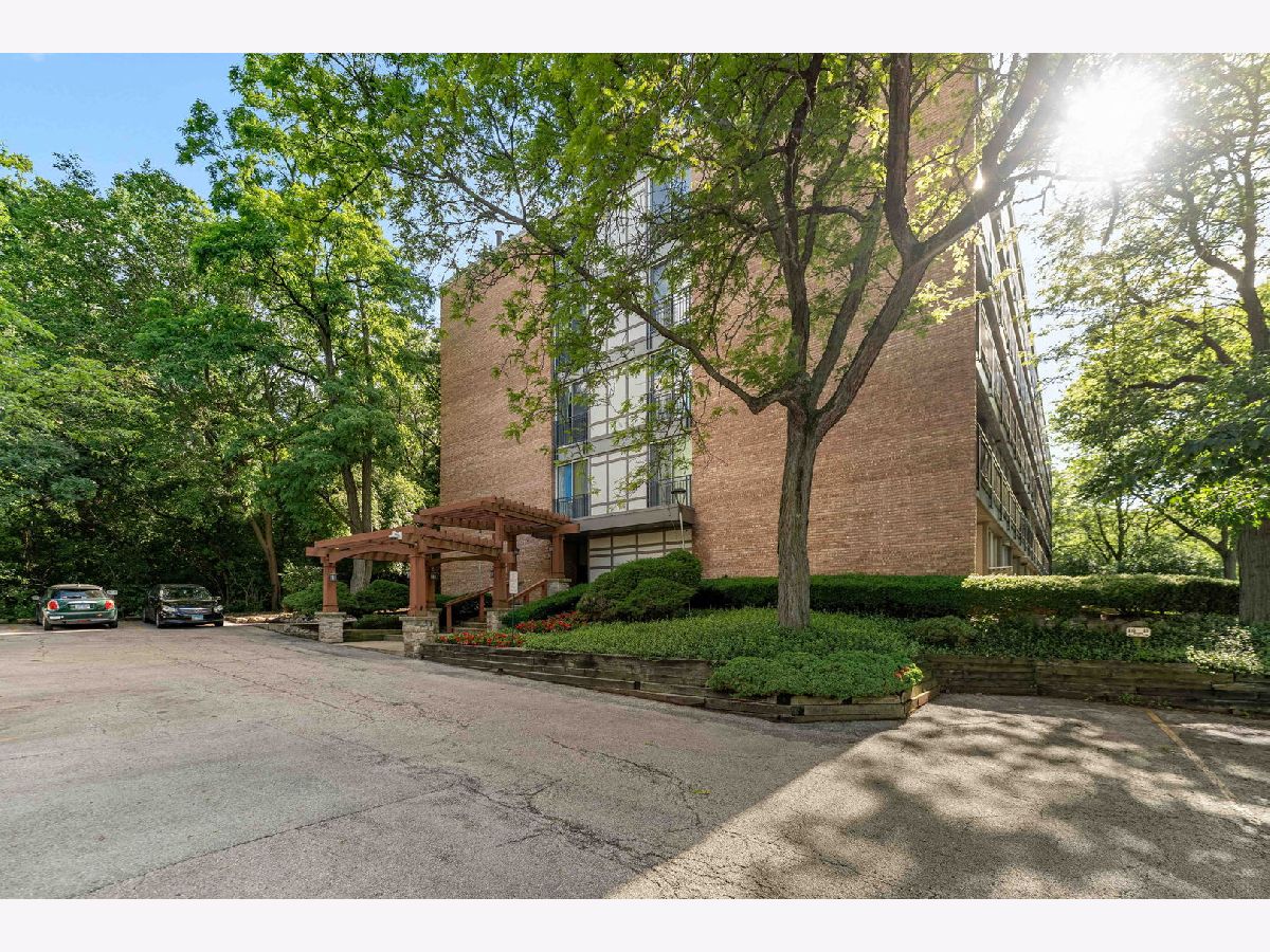  For Sale Lisle Illinois, 5810 Oakwood Drive