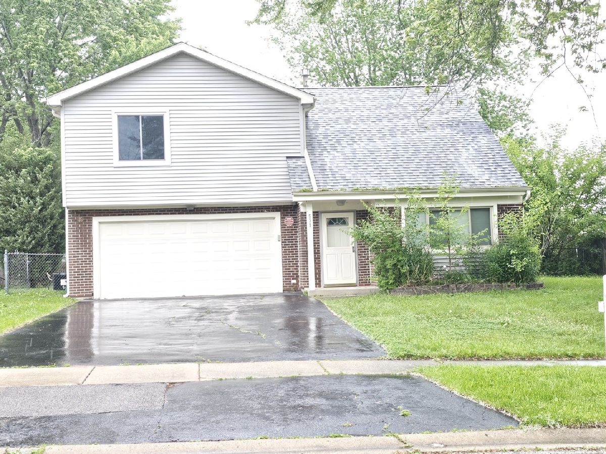  For Rent Lindenhurst Illinois, 571 White Birch