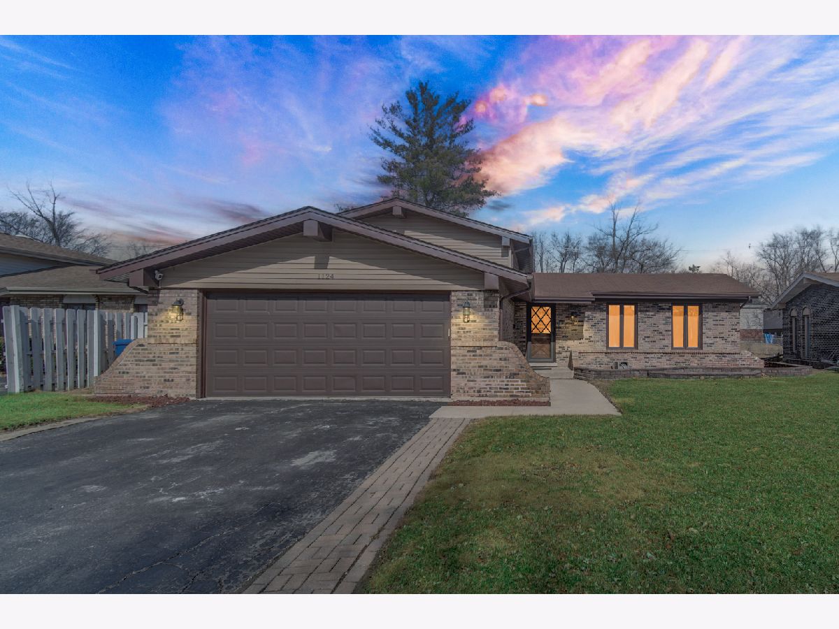  For Sale Homewood Illinois, 1124 Jamie Lane
