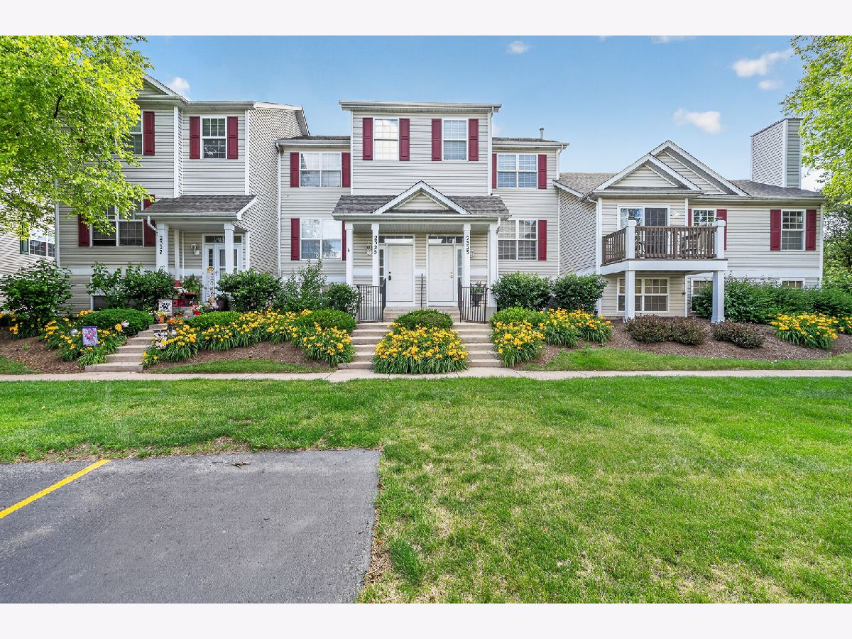 Townhomes & Homes For Sale Wexford West Joliet Illinois, 2325 Graystone Drive