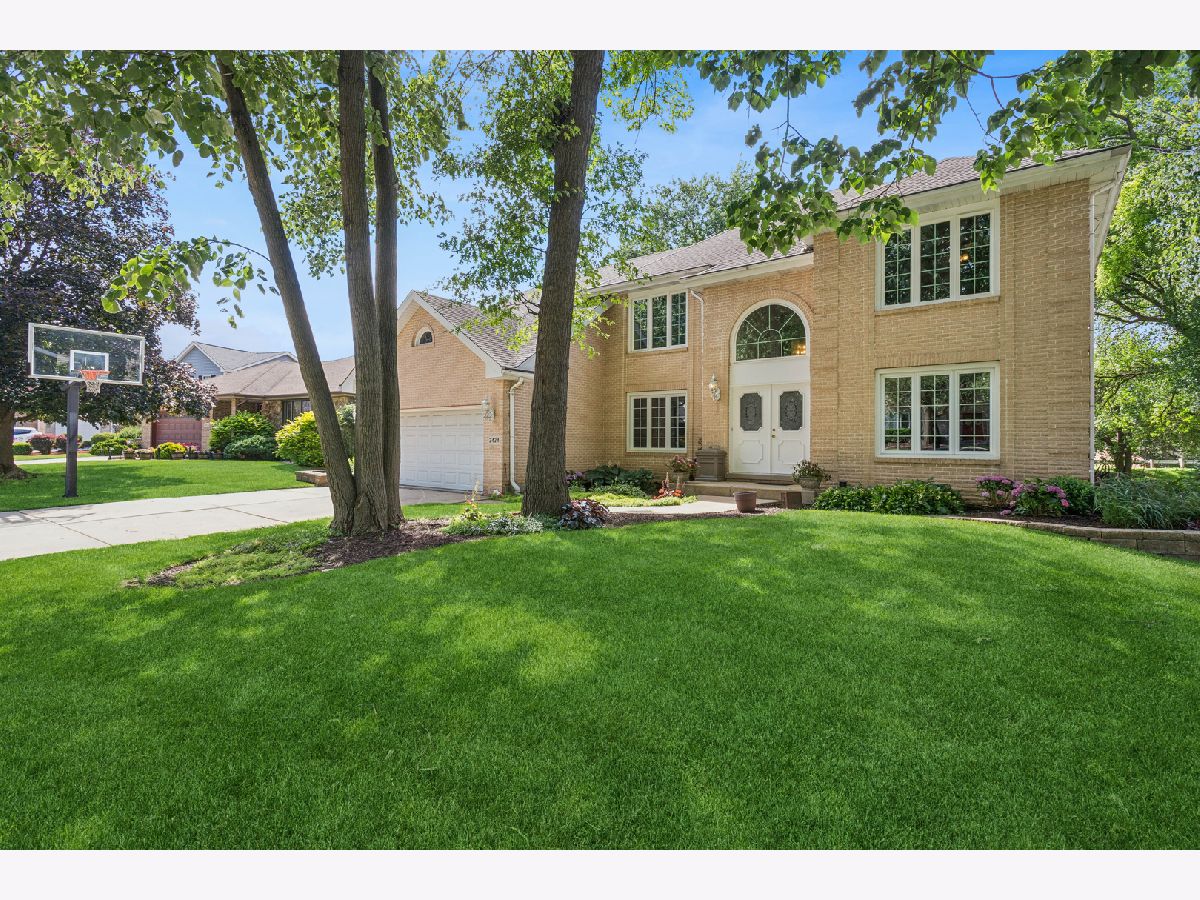  For Sale Lisle Illinois, 2424 Pepper Tree Court