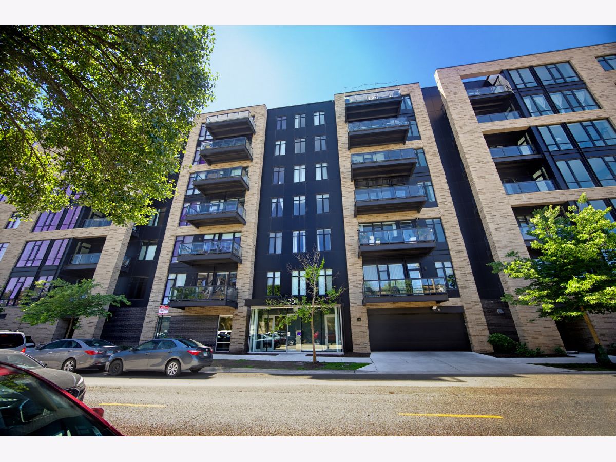  Rented Chicago Illinois, 1701 Webster