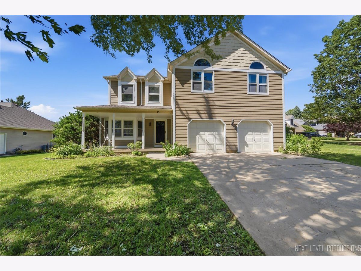  For Sale Sugar Grove Illinois, 13 Saddlewood Court