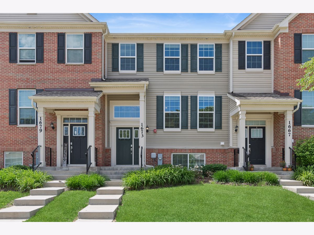 Condos & Townhomes Rented Prairie Commons Batavia Illinois, 1673 Carlstedt