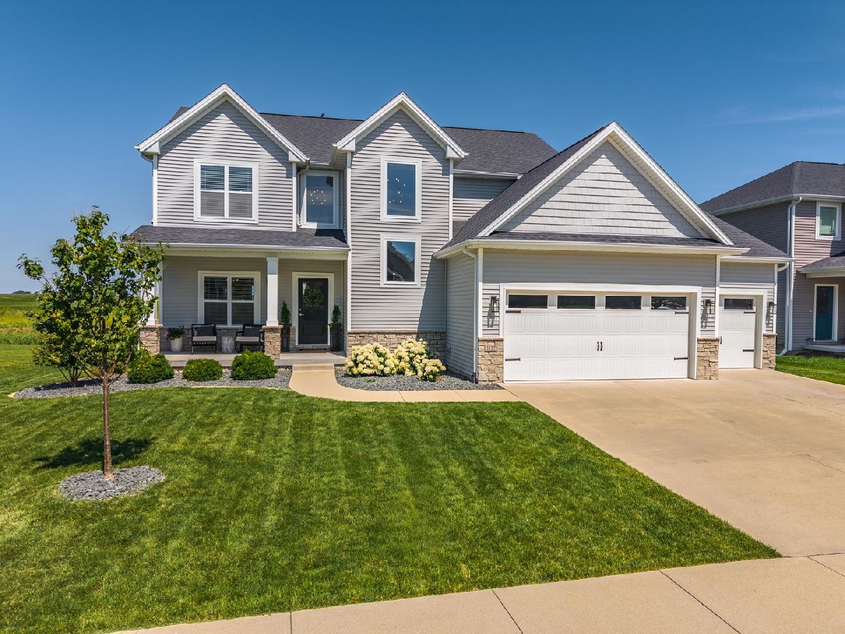 Homes & Condos & Townhomes For Sale Grove On Kickapoo Creek Bloomington Illinois, 1117 Willow Creek Drive