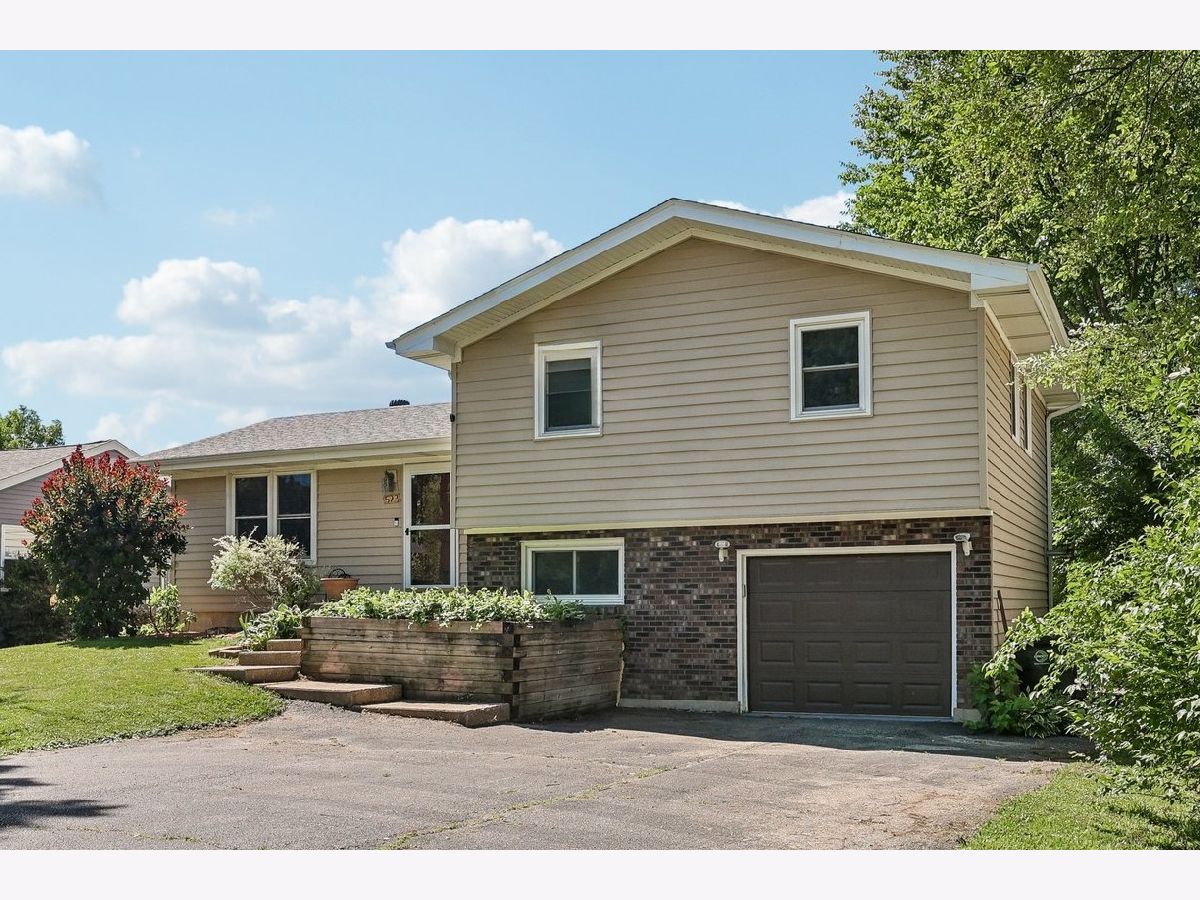 Homes For Sale Oakwood Knolls Antioch Illinois, 523 Maplewood Drive