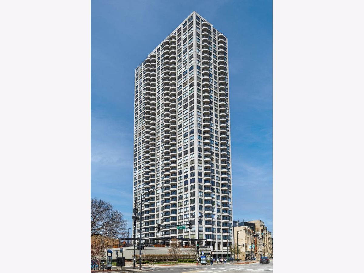  For Sale Chicago Illinois, 2020 Lincoln Park West