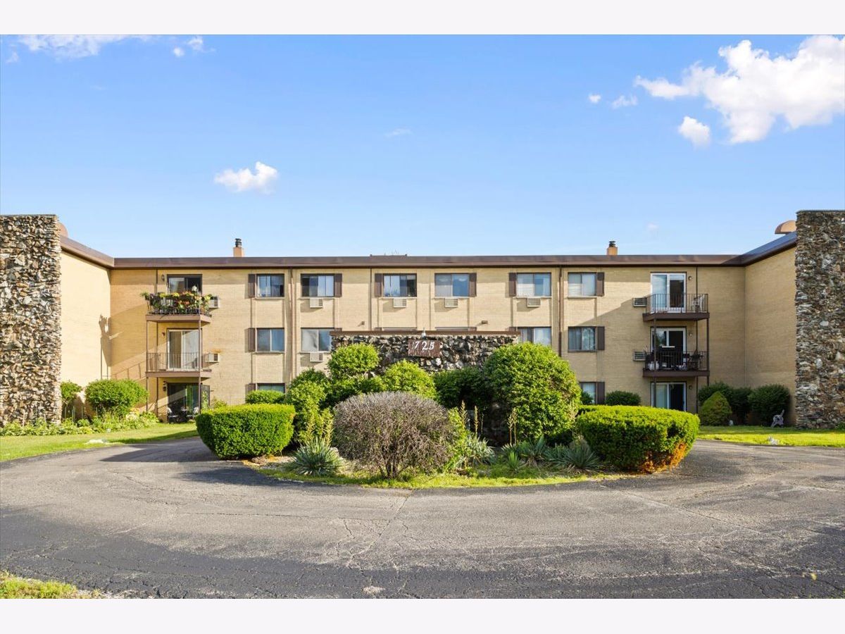  For Sale Des Plaines Illinois, 725 Dempster Street