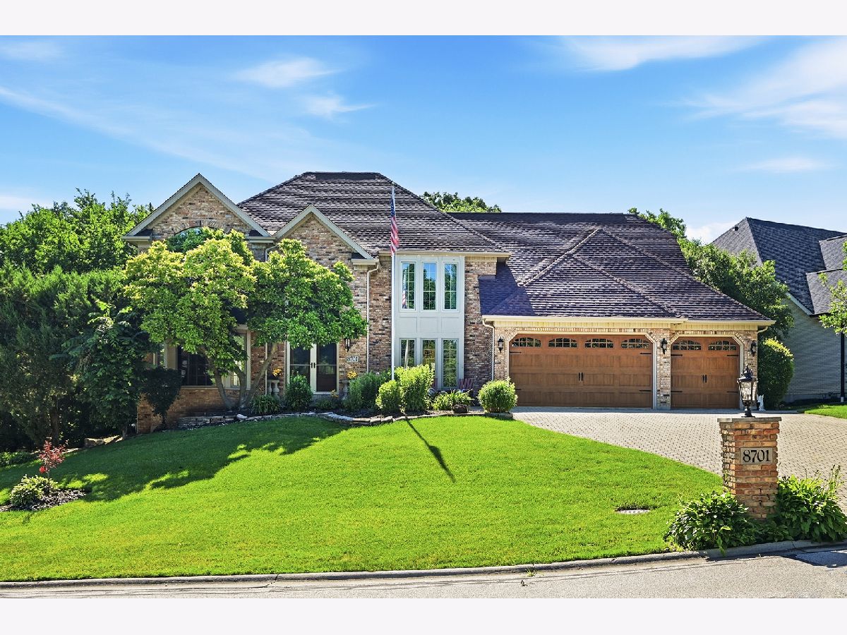 Homes For Sale Carriage Hill Darien Illinois, 8701 Lake Ridge Drive