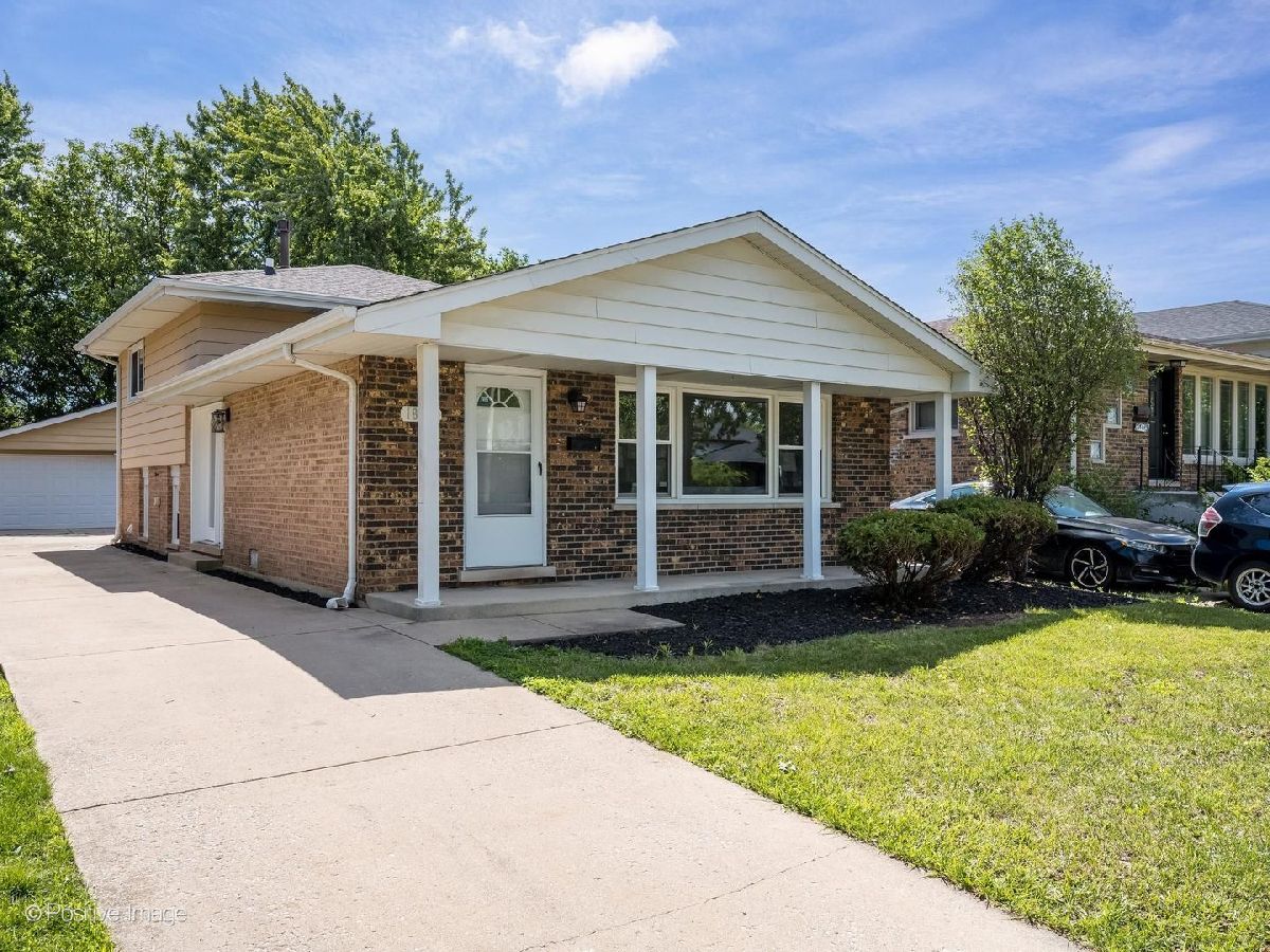  For Sale Country Club Hills Illinois, 18011 Greenview Terrace