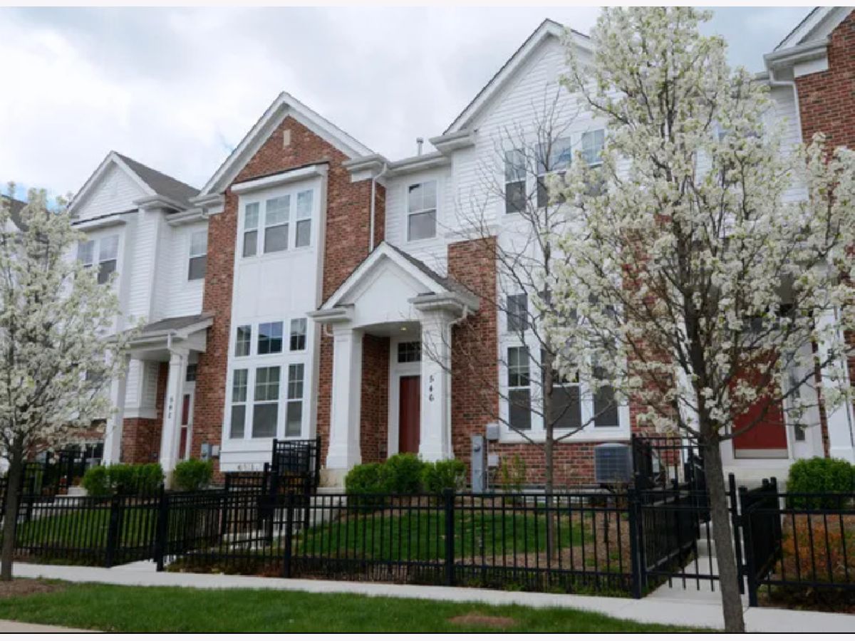  Rented Aurora Illinois, 546 Grosvenor