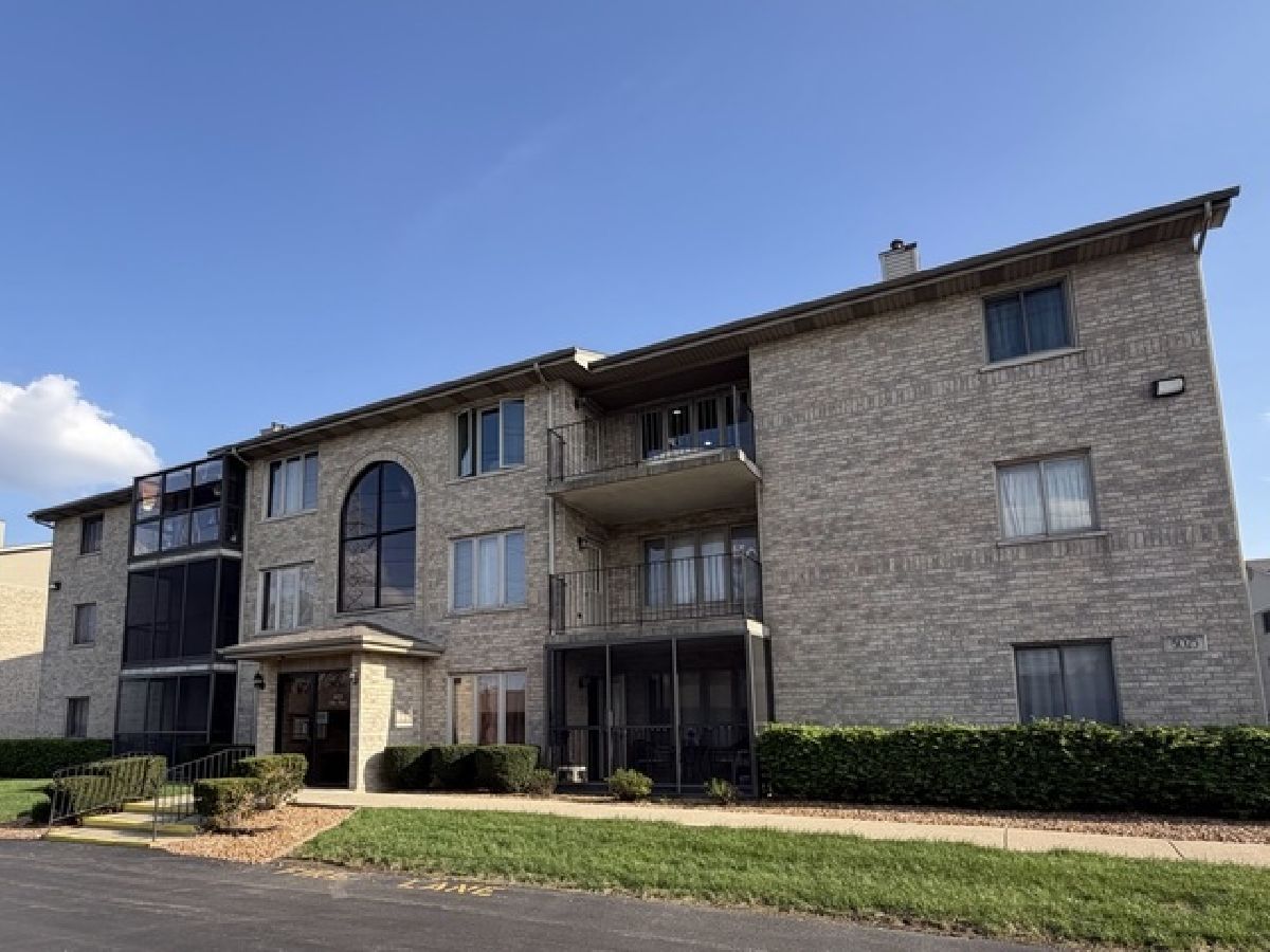  For Sale Crestwood Illinois, 13950 Lavergne Avenue