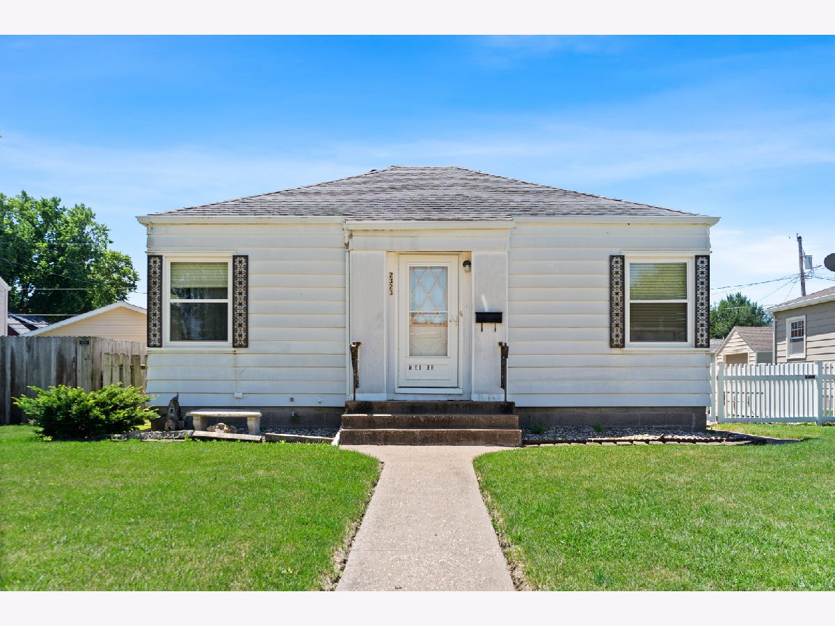  Sold Davenport Iowa, 2323 Lombard