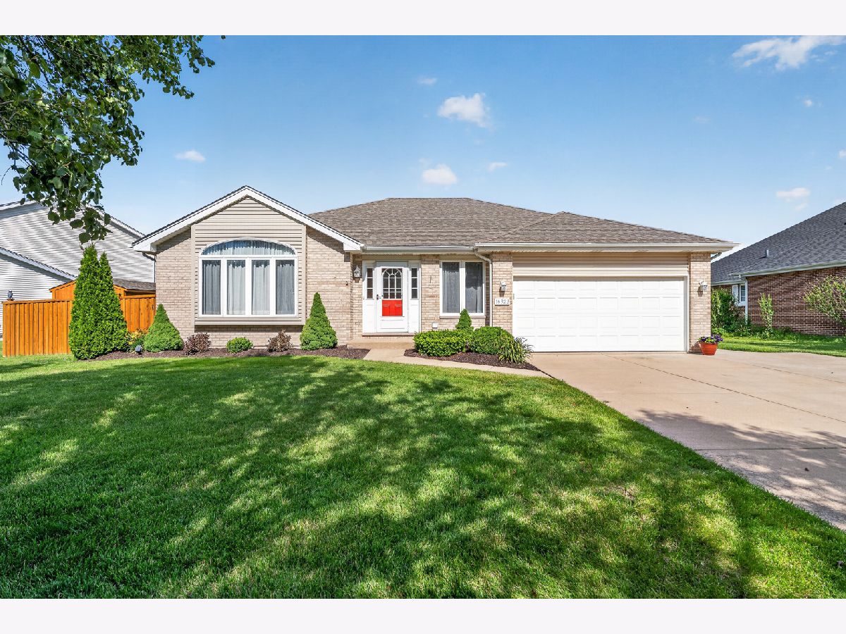 Townhomes & Homes For Sale Leighlinbridge Manhattan Illinois, 16322 Celtic Circle