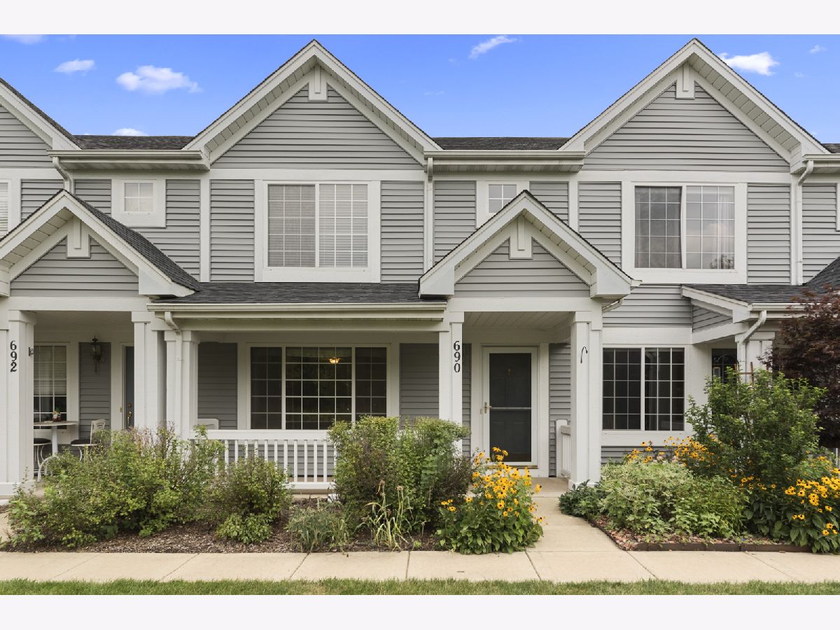  For Rent Oswego Illinois, 690 Lincoln Station