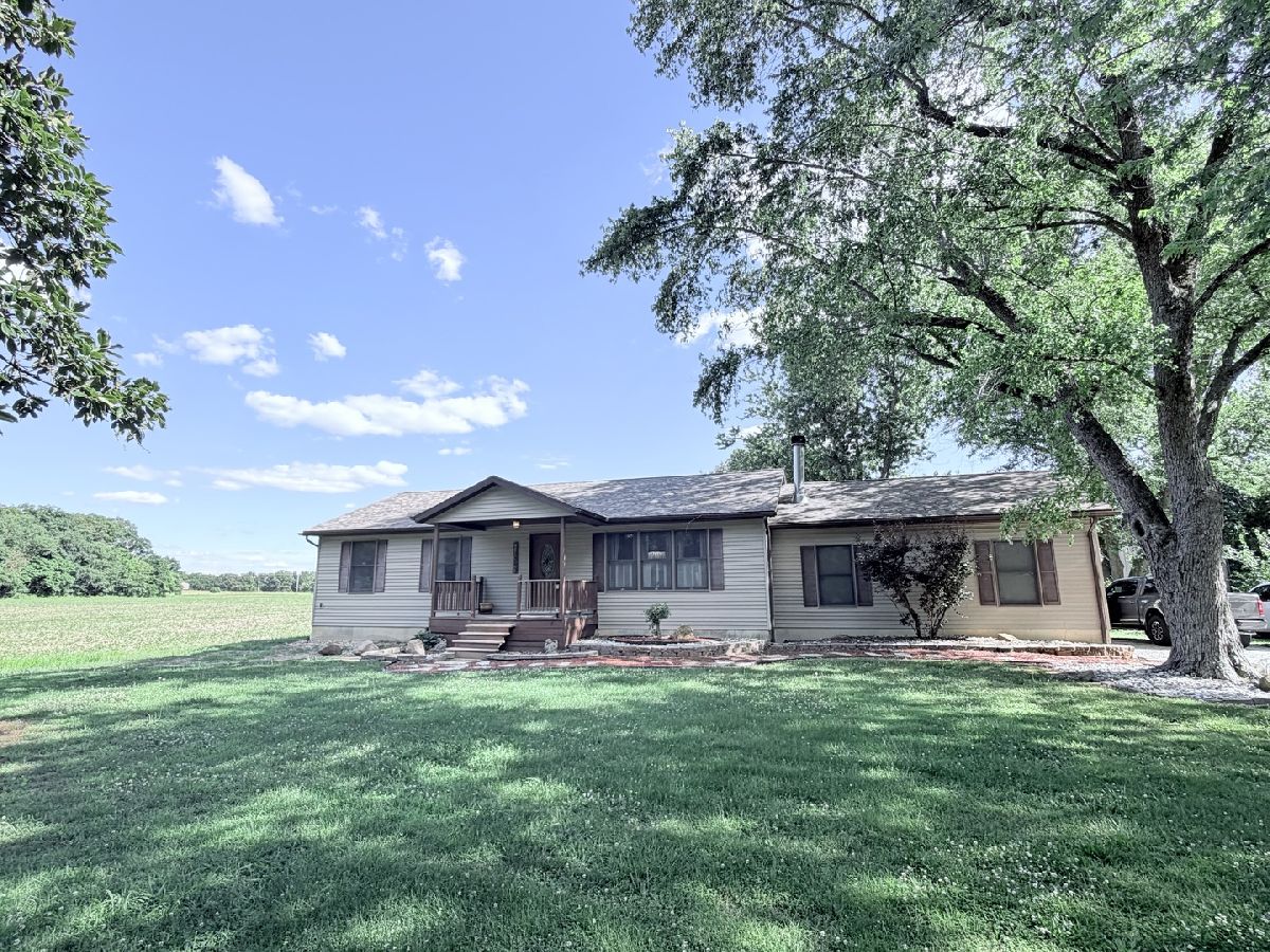  Sold Centralia Illinois, 1095 Base Line