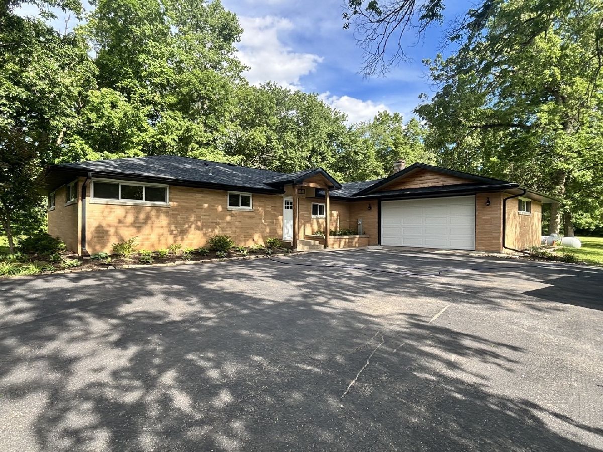  Rented Spring Grove Illinois, 219 James